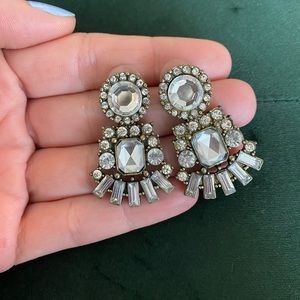 Gorgeous statement earrings!